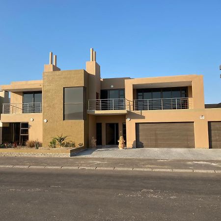 Mukulela Bed and Breakfast Walvis Bay Exteriör bild
