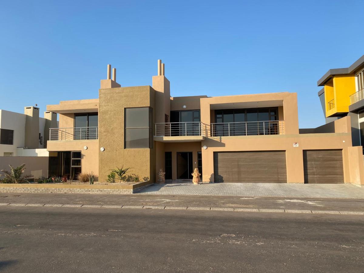 Mukulela Bed and Breakfast Walvis Bay Exteriör bild