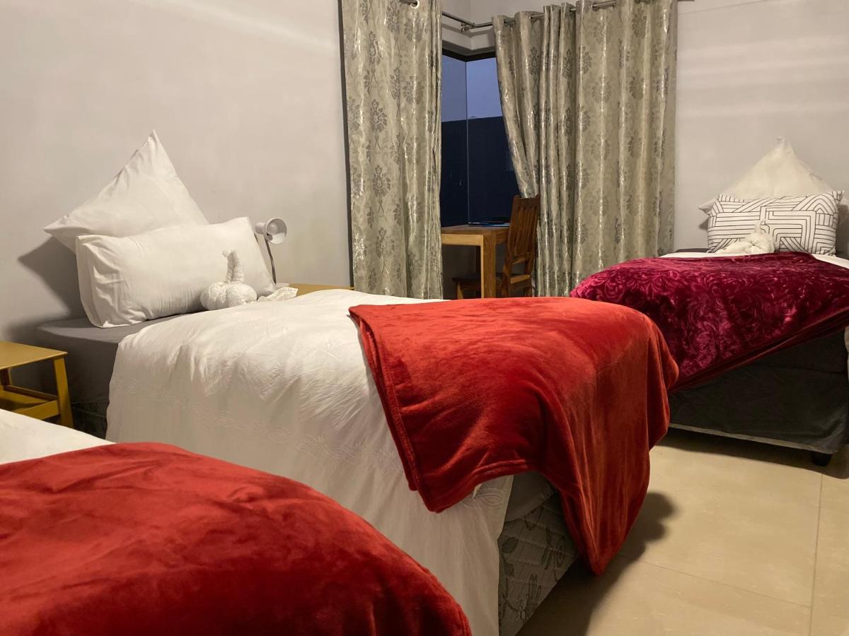 Mukulela Bed and Breakfast Walvis Bay Exteriör bild